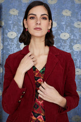 chaqueta roja vestido de material natural luna llena