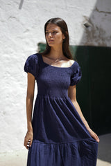 vestido de algodon en color azul y de corte largo