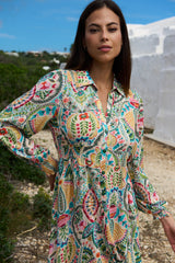 detalle de los botones del vestido camisero estampado