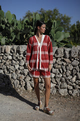 conjunto de chaqueta abierta y pantalon corto de algodon en punto crochet combnado color rojo y natural