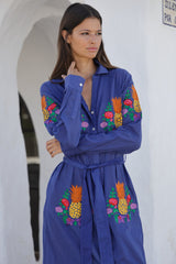 vestido camisero de algodon en color azul bordado de piñas