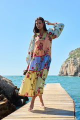 vestido de caida fluida estampado flores multicolor