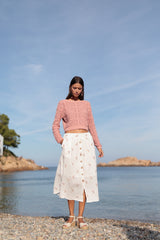 flada blanca de verano con bordado de mariposas