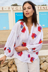 bluson blanco de manga larga con bordados