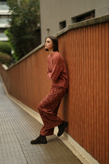 pantalón de invierno con bolsillos en color tierra o negro luna llena